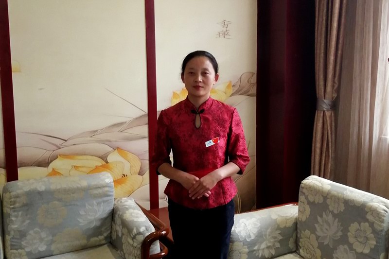 致敬，我親愛(ài)的同事——記迪尼斯伊川店客房員工陳華麗